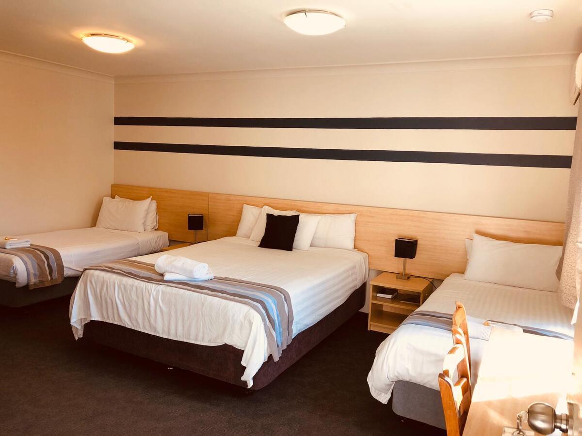 Red Cedar Motel Масуеллбрук Екстер'єр фото